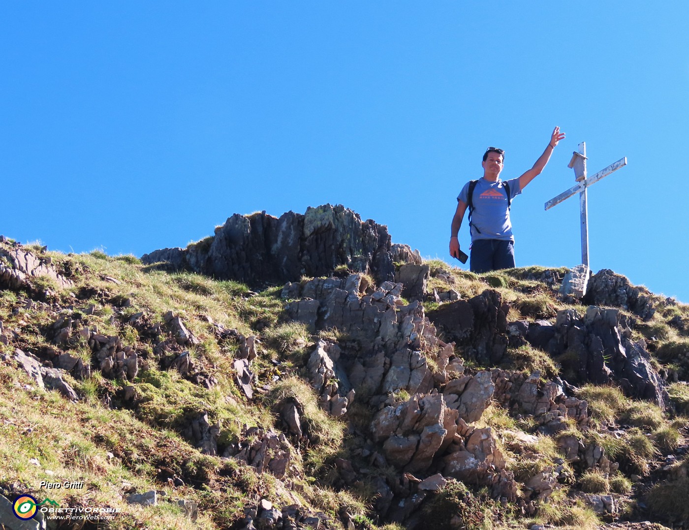 37 Raffi in vetta al Pizzo Farno (2506 m) per la prima volta.JPG